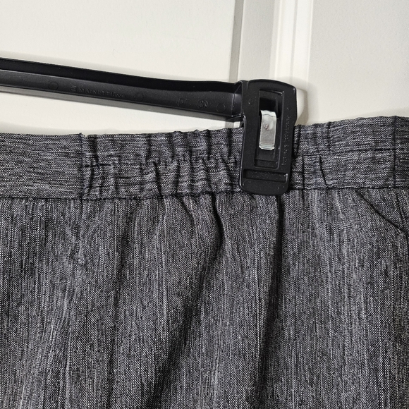 Women's Gray A-Line Plus Size Skirt 24W Knee Length Career Casual Pleats - Picture 6 of 9